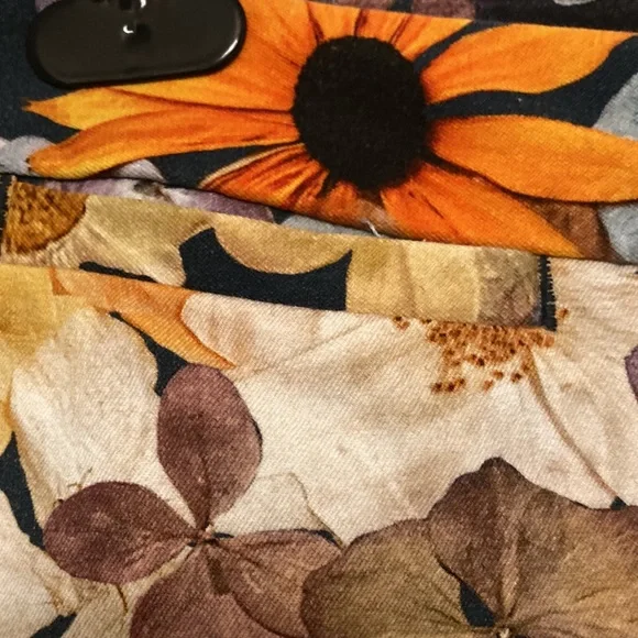 Maeve floral cropped pants, size 2 - Picture 3 of 9